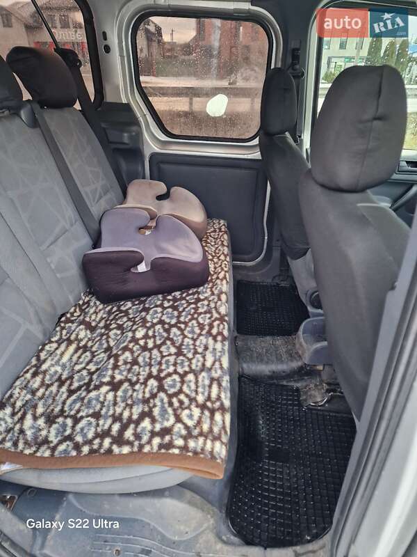 Мінівен Ford Tourneo Connect 2010 в Луцьку