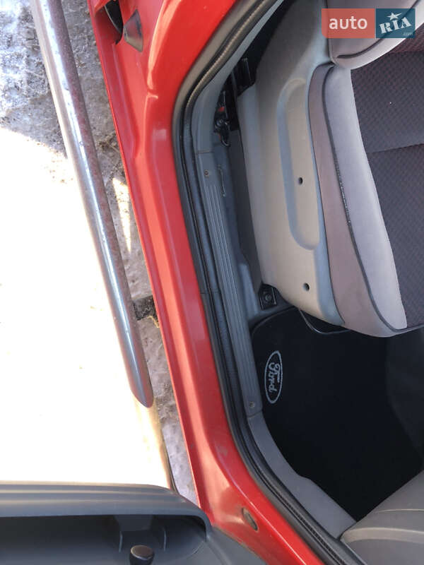 Минивэн Ford Tourneo Connect 2004 в Виннице