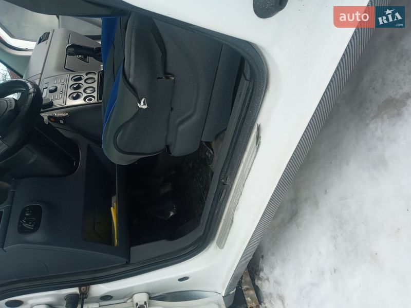 Минивэн Ford Tourneo Connect 2008 в Городнице