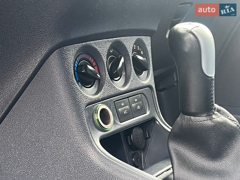 Минивэн Ford Tourneo Connect 2012 в Синельниково