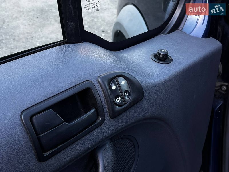 Минивэн Ford Tourneo Connect 2012 в Киеве фото 16 Минивэн Ford Tourneo Connect 2012 в Киеве