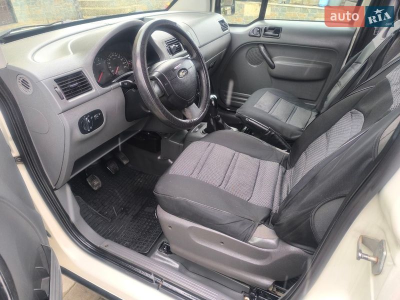 Минивэн Ford Tourneo Connect 2006 в Черновцах
