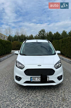 Мінівен Ford Tourneo Courier 2019 в Дніпрі