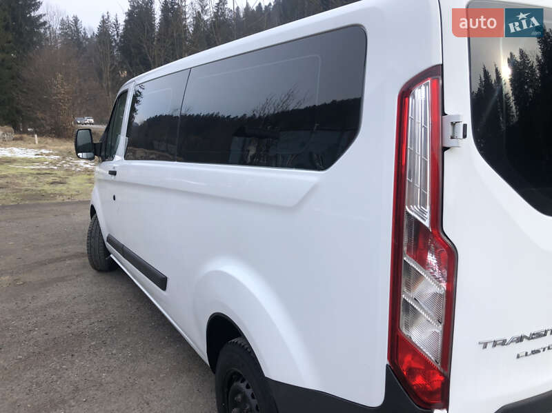 Мінівен Ford Tourneo Custom 2015 в Міжгір'ї