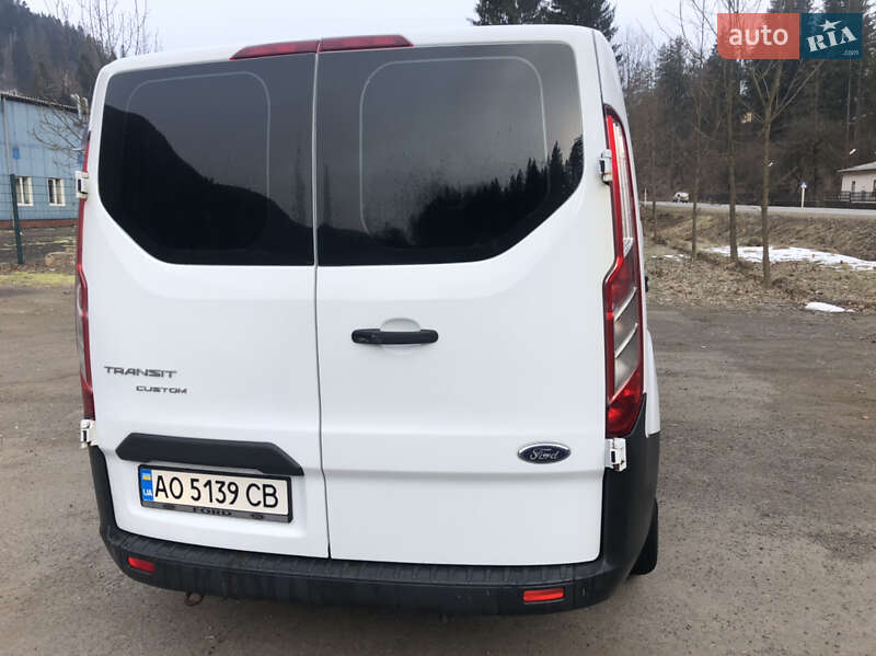 Мінівен Ford Tourneo Custom 2015 в Міжгір'ї
