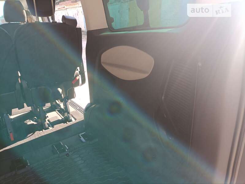 Мінівен Ford Tourneo Custom 2013 в Новояворівську фото 30 Мінівен Ford Tourneo Custom 2013 в Новояворівську