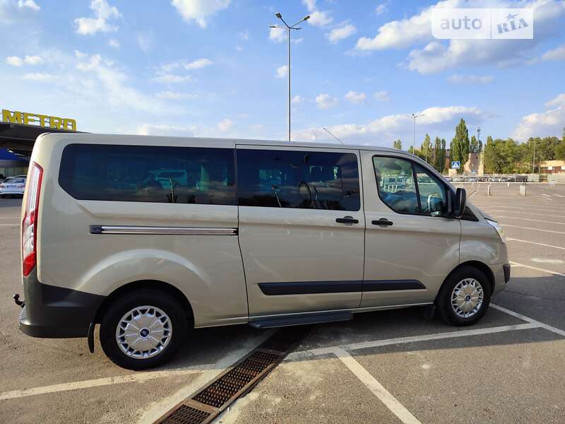Мінівен Ford Tourneo Custom 2015 в Кривому Розі