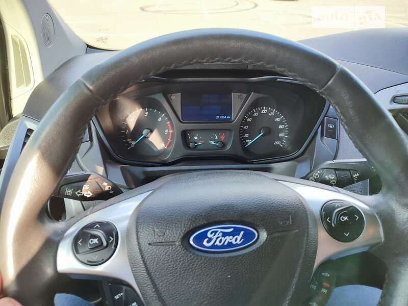 Мінівен Ford Tourneo Custom 2015 в Кривому Розі