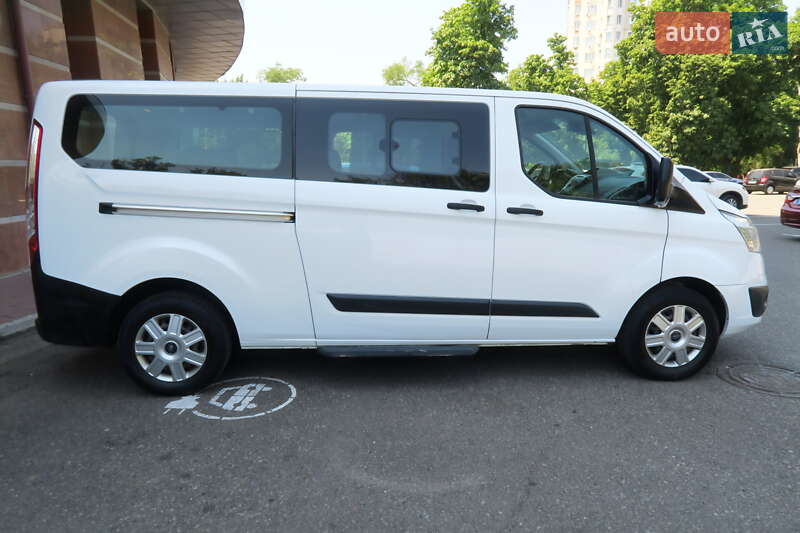 Минивэн Ford Tourneo Custom 2017 в Захарьевке