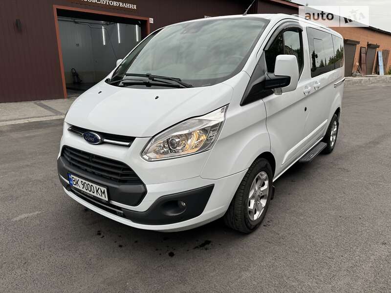 Минивэн Ford Tourneo Custom 2016 в 
