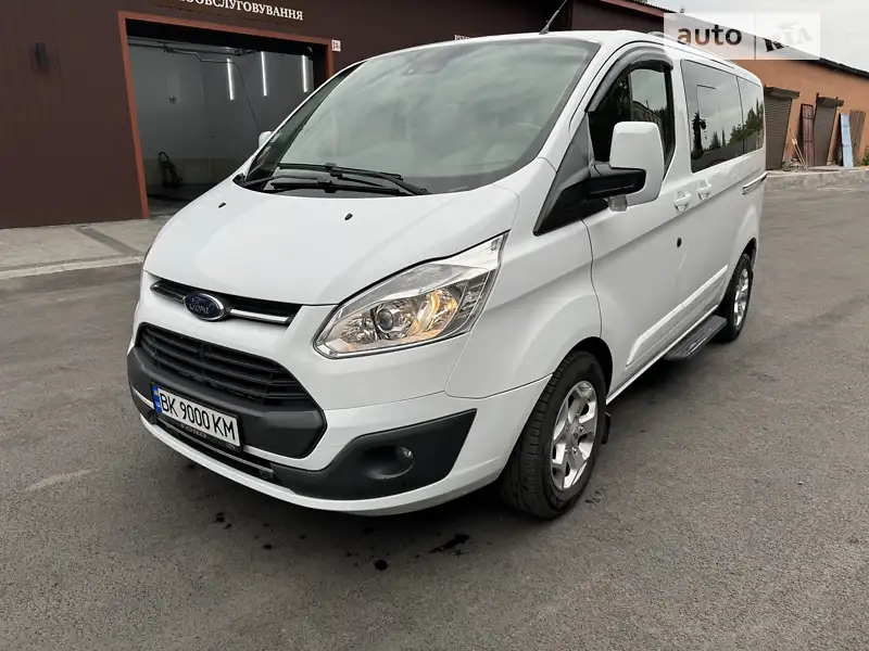 Минивэн Ford Tourneo Custom 2016 в 