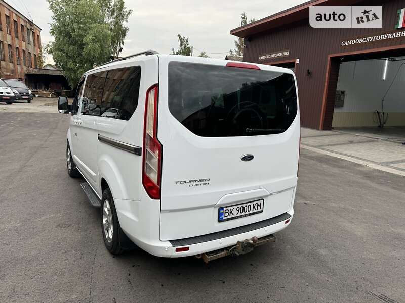 Мінівен Ford Tourneo Custom 2016 в Рівному