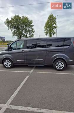 Минивэн Ford Tourneo Custom 2023 в 