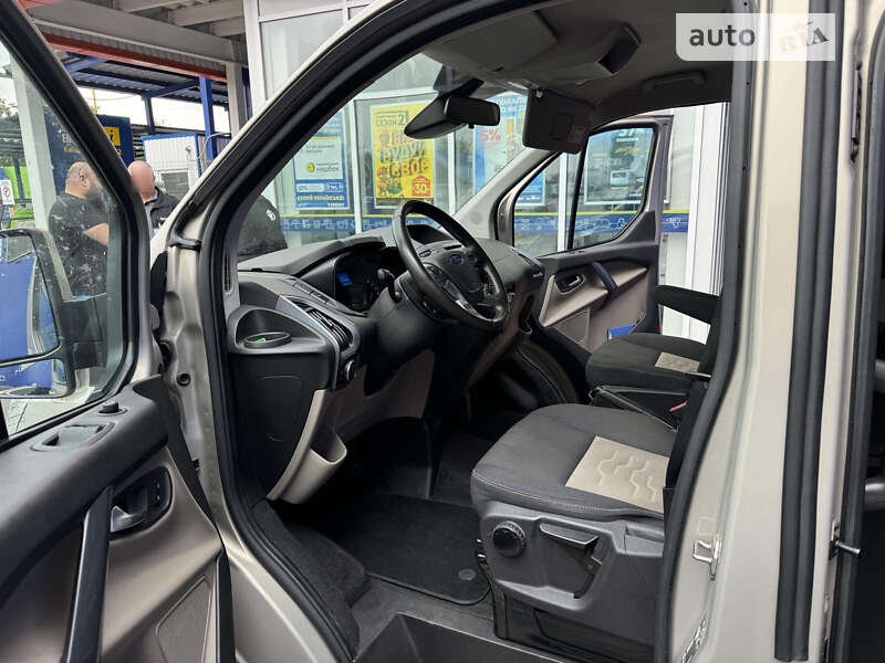 Минивэн Ford Tourneo Custom 2018 в 