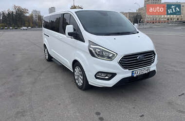 Минивэн Ford Tourneo Custom 2020 в 