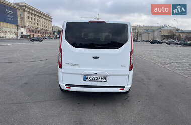 Минивэн Ford Tourneo Custom 2020 в 