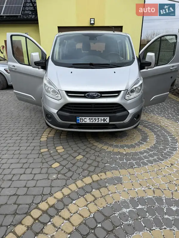 Ford Tourneo Custom