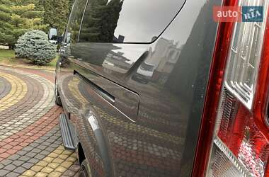 Минивэн Ford Tourneo Custom 2023 в 