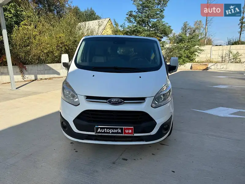 Минивэн Ford Tourneo Custom 2017 в 
