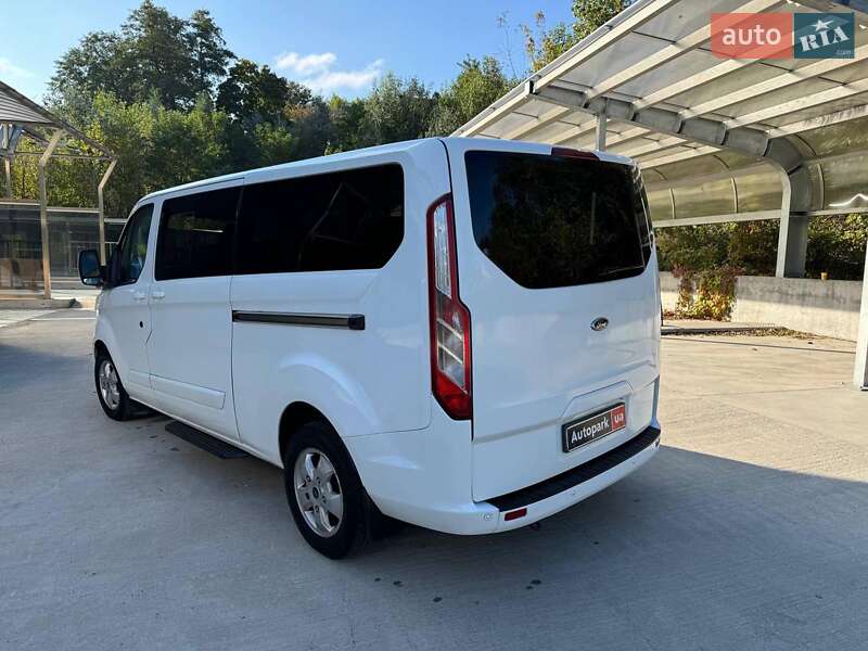 Минивэн Ford Tourneo Custom 2017 в Киеве