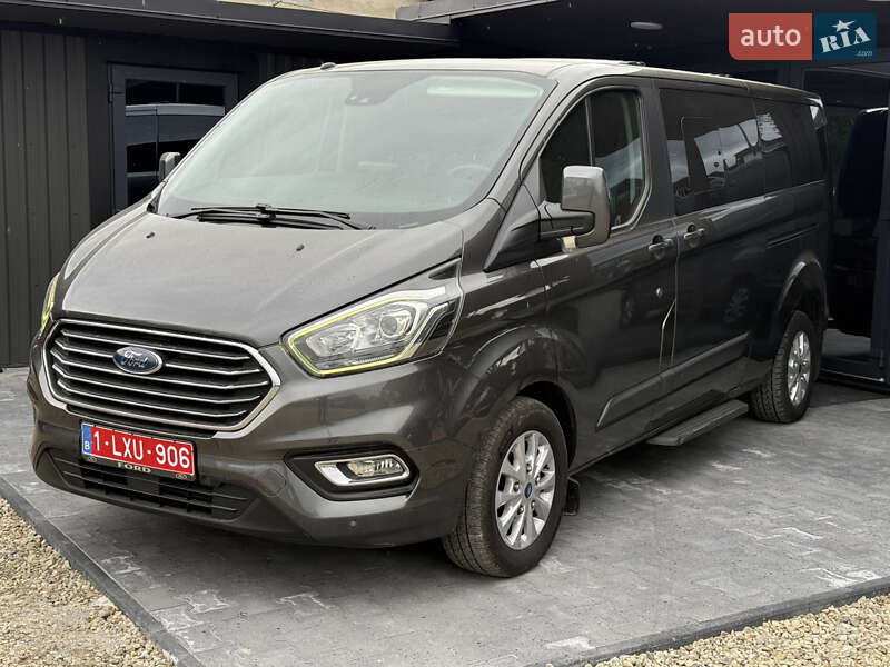 Минивэн Ford Tourneo Custom 2018 в 