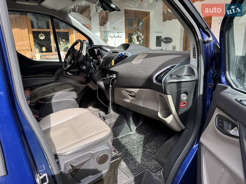 Мінівен Ford Tourneo Custom 2015 в Києві