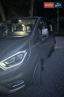 Мінівен Ford Tourneo Custom 2020 в 
