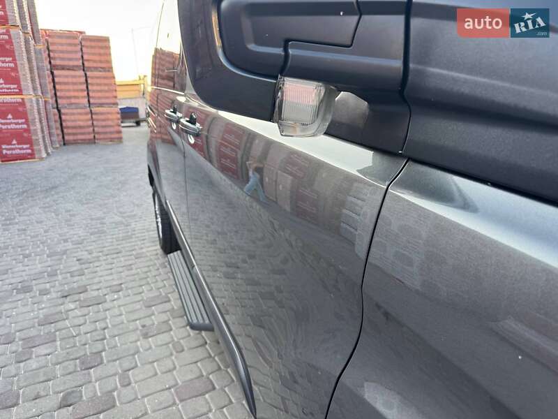 Минивэн Ford Tourneo Custom 2023 в Ровно