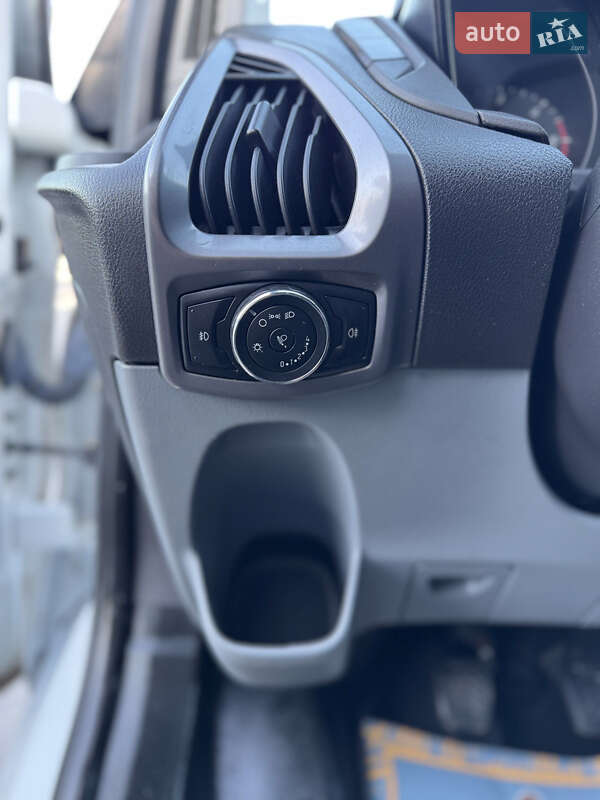 Минивэн Ford Tourneo Custom 2013 в Харькове фото 18 Минивэн Ford Tourneo Custom 2013 в Харькове