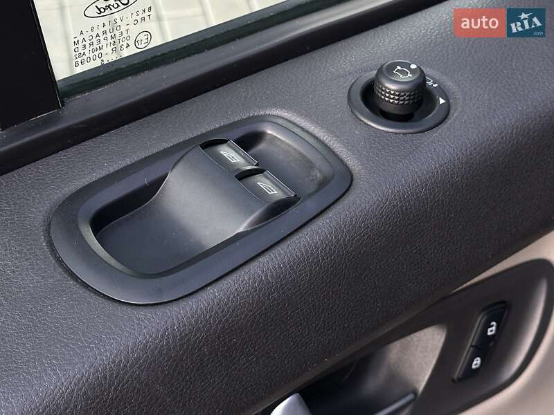 Мінівен Ford Tourneo Custom 2015 в Мукачевому фото 36 Мінівен Ford Tourneo Custom 2015 в Мукачевому