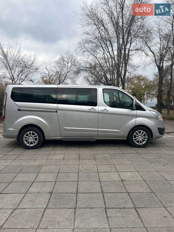Минивэн Ford Tourneo Custom 2015 в Запорожье