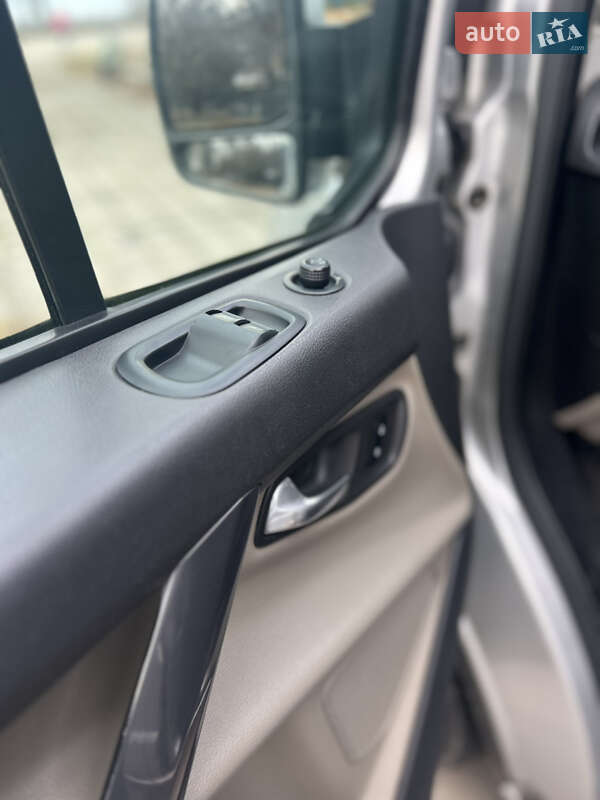 Минивэн Ford Tourneo Custom 2015 в Запорожье