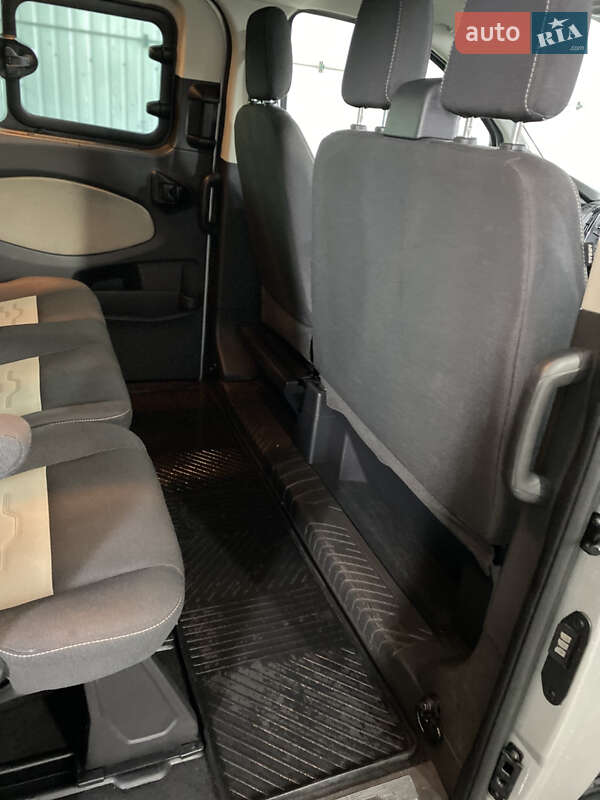 Мінівен Ford Tourneo Custom 2016 в Луцьку фото 47 Мінівен Ford Tourneo Custom 2016 в Луцьку