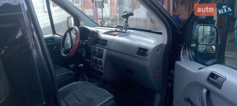 Мінівен Ford Transit Connect 2004 в Переяславі