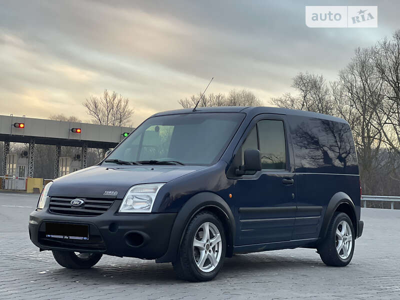 Вантажний фургон Ford Transit Connect 2011 в Чернівцях
