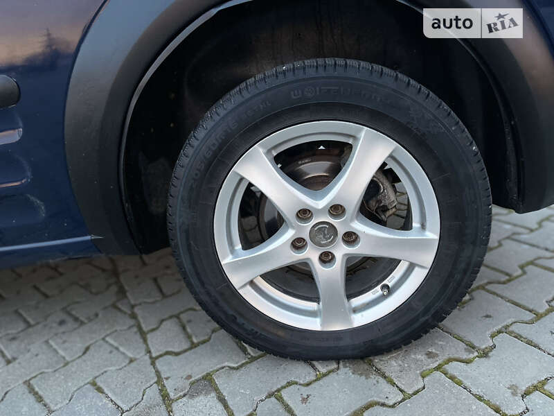 Вантажний фургон Ford Transit Connect 2011 в Чернівцях