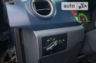 Вантажний фургон Ford Transit Connect 2011 в Чернівцях