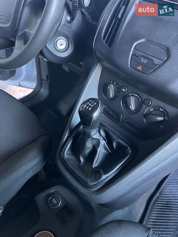Вантажний фургон Ford Transit Connect 2013 в Житомирі