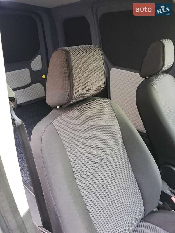 Вантажний фургон Ford Transit Connect 2013 в Житомирі