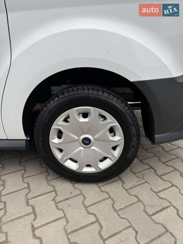 Грузовой фургон Ford Transit Connect 2014 в Черновцах