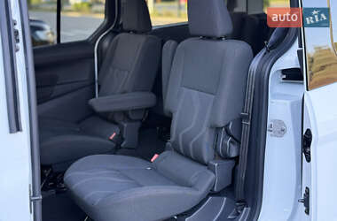 Минивэн Ford Transit Connect 2016 в 