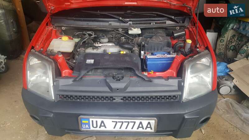 Минивэн Ford Transit Connect 2005 в Косове