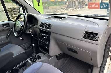 Минивэн Ford Transit Connect 2004 в 