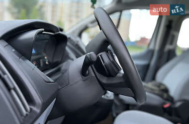Минивэн Ford Transit Connect 2017 в 