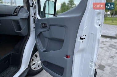 Минивэн Ford Transit Connect 2017 в 