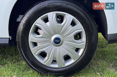 Грузовой фургон Ford Transit Connect 2020 в 