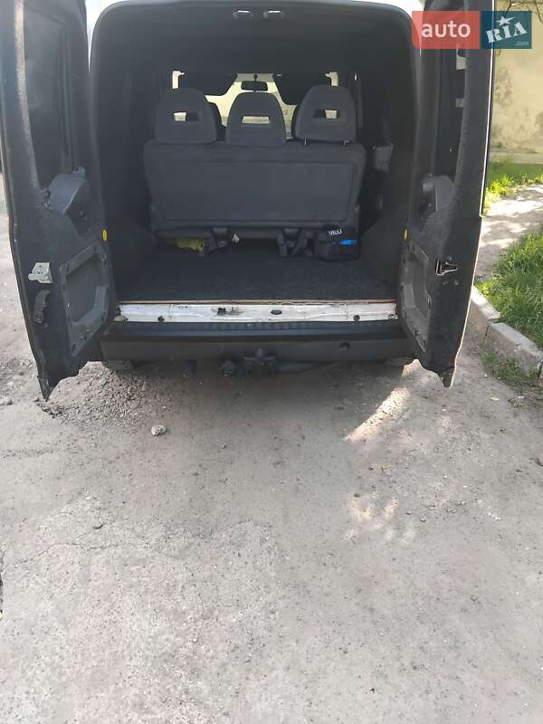 Мінівен Ford Transit Connect 2003 в Заліщиках