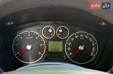 Грузопассажирский фургон Ford Transit Connect 2010 в 