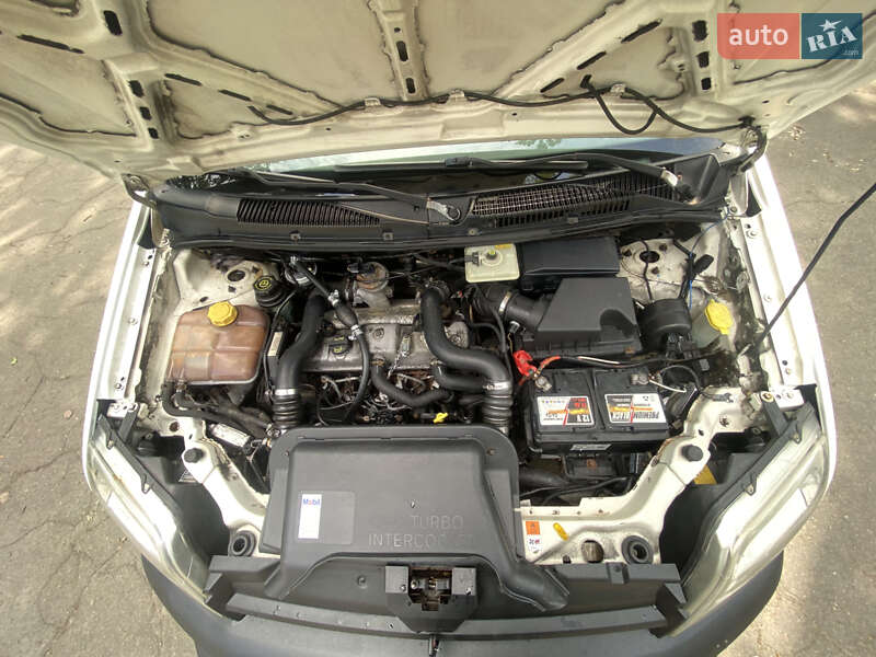 Минивэн Ford Transit Connect 2006 в Умани