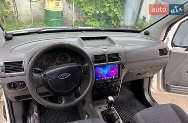 Грузовой фургон Ford Transit Connect 2002 в 